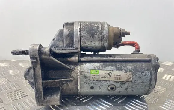 Renault Megane I Starter motor 8200331251 D7R49