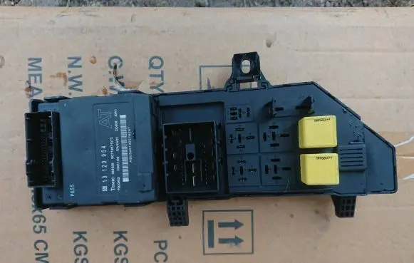 Opel Signum Fuse box set 13120954