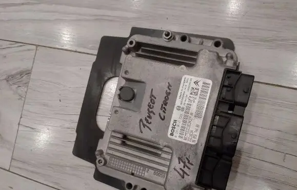 Peugeot 3008 I Engine control unit/module ECU 9665674480