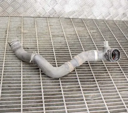 Audi Q7 4L Engine coolant pipe/hose 7L8121051L
