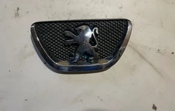 Peugeot 107 Manufacturer badge logo/emblem 31260H010 N8300