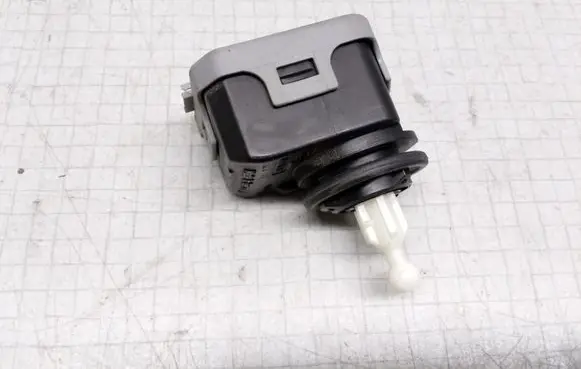 Skoda Fabia Mk1 (6Y) Headlight level adjustment motor 6Y0941295 007878
