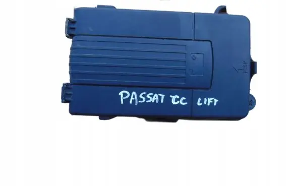 Volkswagen PASSAT CC Battery box tray 1K0915333H