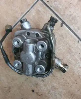 Audi 80 90 B3 Fuel distributor 0438101005 15716 G90001746