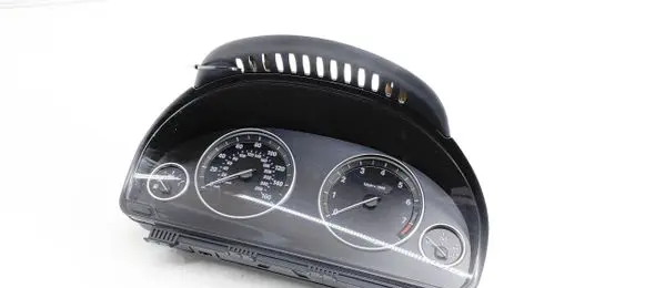 BMW 5 F10 F11 Speedometer (instrument cluster) 9249342