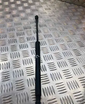 Volkswagen PASSAT B6 Tailgate/trunk strut/damper 3C9827550A