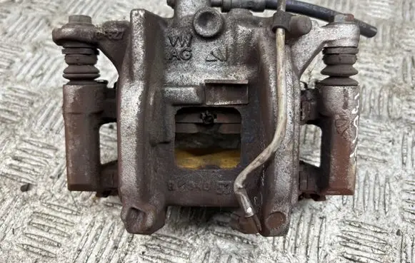 Front brake caliper