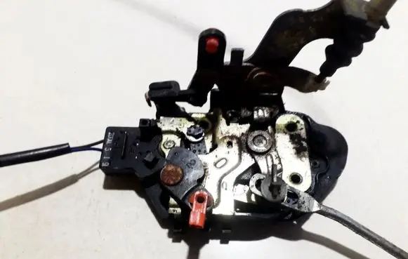 KIA Carnival Front door lock