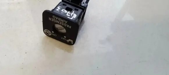Toyota RAV 4 (XA30) Passenger airbag on/off switch 