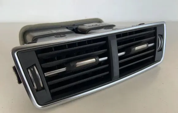 Audi Q7 4M Rear air vent grill 4M0819203C 4M0819203C6PS
