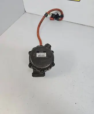 Toyota Prius (NHW20) Air conditioning (A/C) compressor (pump) 0420000193 HFC134A 11F3058