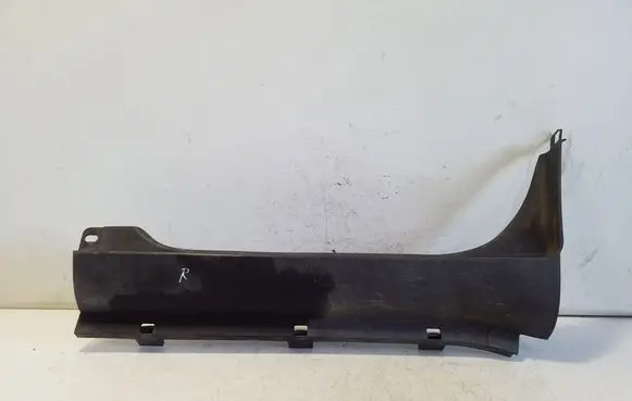 Iveco Daily 5th gen Side skirt front trim 504160333