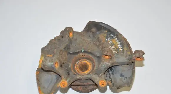 BMW X5 E53 Front wheel hub 6761576