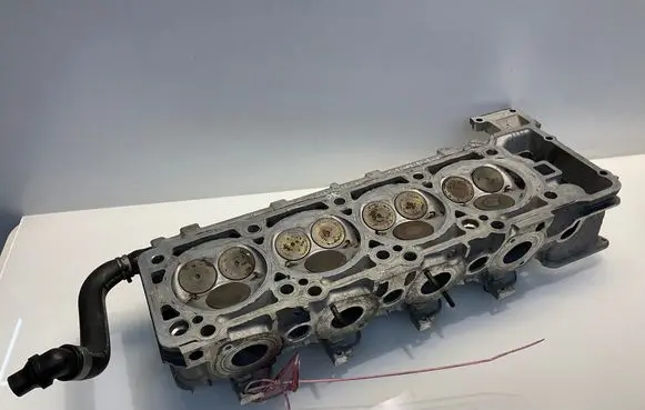 Mercedes-Benz CLS C219 Engine head R1130161601 1130161601