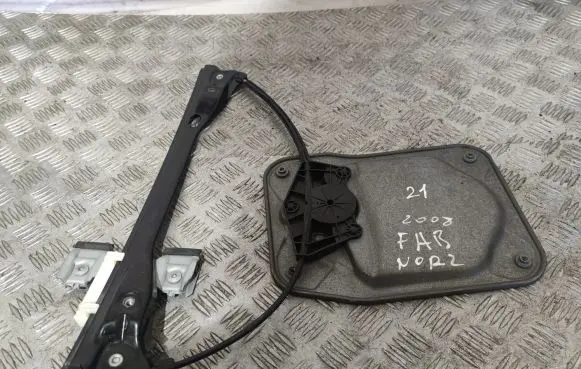Skoda Fabia Mk2 (5J) Front door electric window regulator 5J1837401K