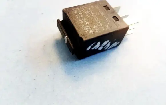 Seat Alhambra (Mk1) Other relay 7M0951253C 95VW10K705EA