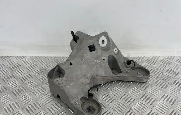 BMW iX2 (U10) Engine mounting bracket 9796439
