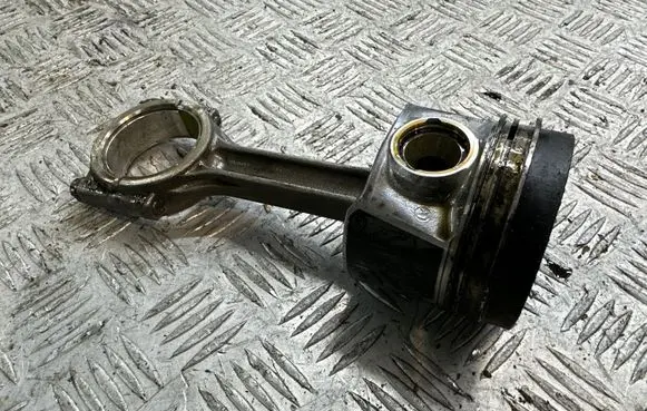 Skoda Kodiaq Piston with connecting rod