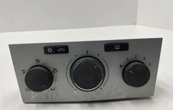 Opel Zafira B Climate control unit 13308174 901513140002