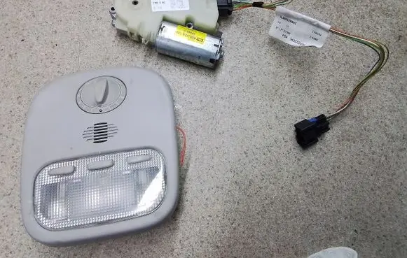 Sunroof motor/actuator