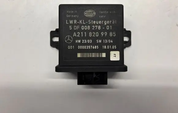 Mercedes-Benz E W211 Light module LCM A2118209985