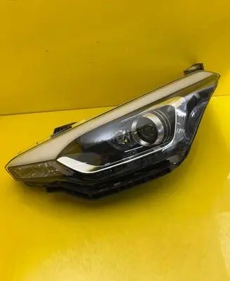 Hyundai i20 (BC3 BI3) Headlight/headlamp 92101C8200
