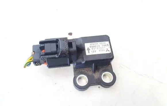 Isuzu D-Max Airbag deployment crash/impact sensor 8980137960 x2t27081