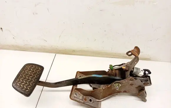 Lexus RX 300 Brake pedal 