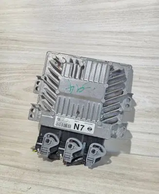 Nissan Qashqai+2 Engine control unit/module 23710JD58C S180033106A