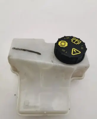 Volvo XC90 Brake fluid reservoir 31362252