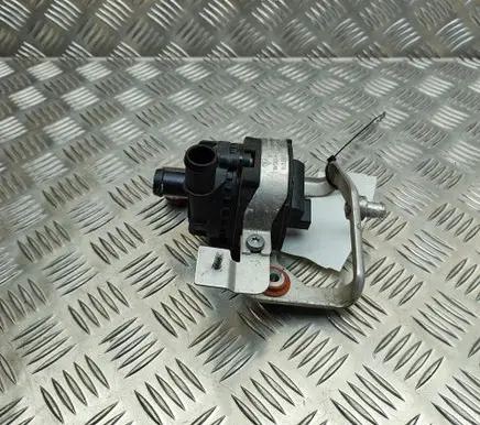 Porsche Taycan 9J1 Electric auxiliary coolant/water pump 9J1965567B 9J1965544
