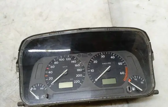 Volkswagen Golf III Speedometer (instrument cluster) 1H0919864J