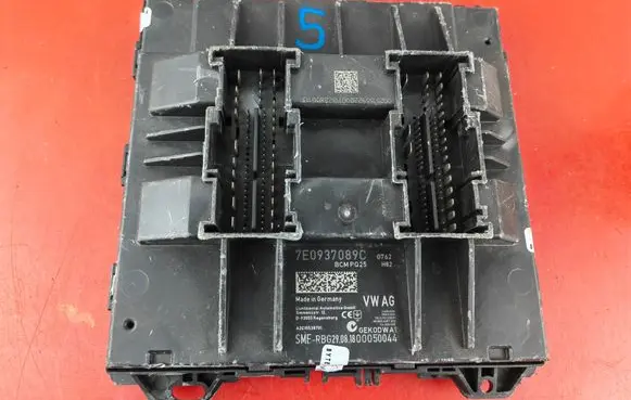 Volkswagen Transporter - Caravelle T5 Central body control module 7E0937089C