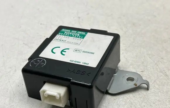 Toyota RAV 4 (XA20) Door central lock control unit/module 8974142151 2513000060