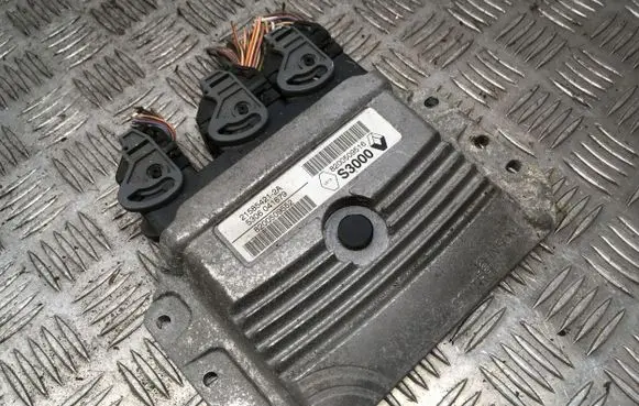 Renault Megane II Engine control unit/module 215854212A 5306041679 8200509552