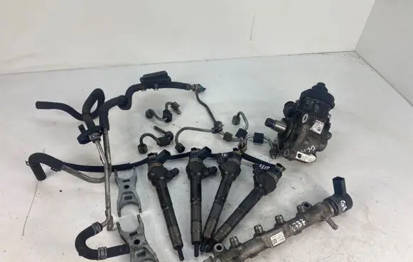 Volkswagen Golf VII Fuel injection system set 04L130277AJ 04L130755D 057130764AB