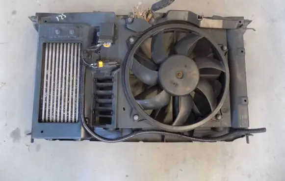 Citroen C4 II Coolant radiator