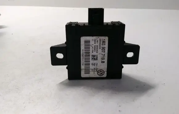 Volkswagen Golf V Alarm control unit/module 1K0907719B 28002223