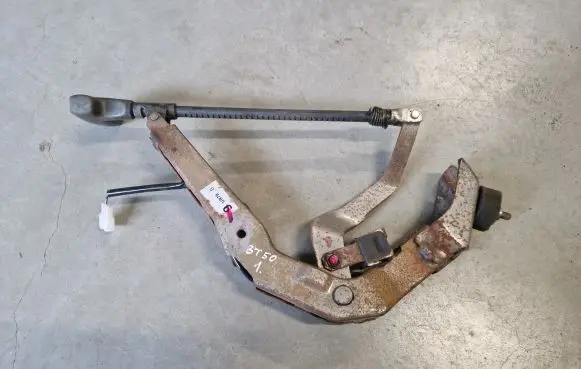 Handbrake/parking brake lever assembly