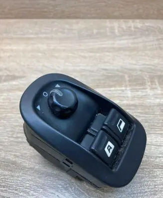 Peugeot 206 Wing mirror switch 11655 WITHPLUG