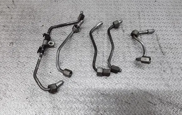 Chevrolet Nubira Fuel injector supply line/pipe 