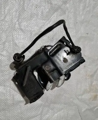 BMW 4 F32 F33 Engine bonnet/hood lock/catch 7242548