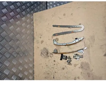 Toyota RAV 4 (XA40) Timing chain (engine) 