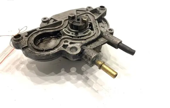 Opel Astra H Vacuum pump 7009690201