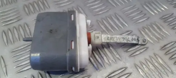 Opel Omega B1 Central locking vacuum pump 9070441482 90.704.41.482