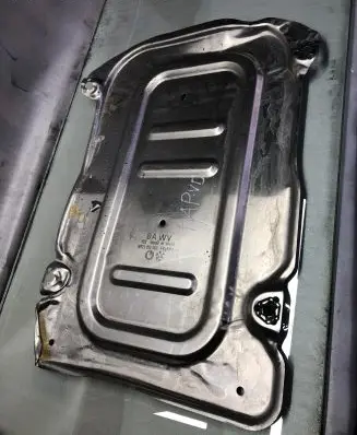 Volkswagen Taigo Engine splash shield/under tray 2q0825229b