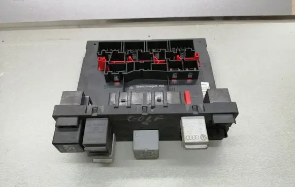 Volkswagen Golf V Comfort/convenience module 1K0937049S
