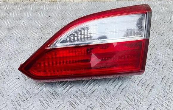 Hyundai i30 Tailgate rear/tail lights 92404A62 GW2R