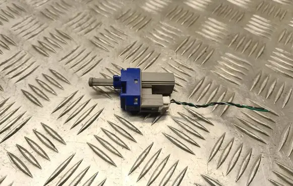 Mazda 5 Clutch pedal sensor
