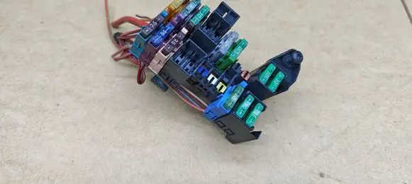 Mercedes-Benz CLK A209 C209 Fuse module 2035400050